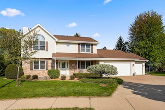2425 Sandstone Ct, Oshkosh, WI 54904