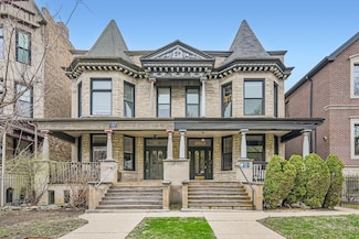 4053 N Greenview Ave Unit 1, Chicago, IL 60613