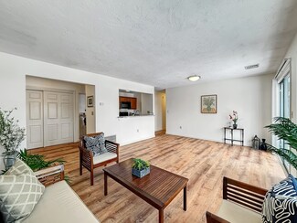 1204 Halcyon Dr, Worcester, MA 01606