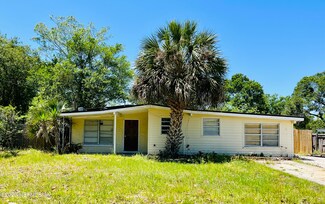 2842 Tulip Cir E, Jacksonville, FL 32246