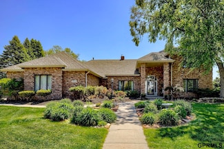 18419 Poppleton Cir, Omaha, NE 68130