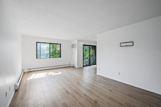 4101 Parklawn Ave Unit 320, Edina, MN 55435