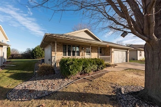 37 Chateau Terrace, Oshkosh, WI 54901