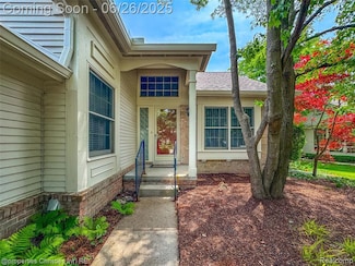 7569 Danbury Cir Unit 35, West Bloomfield, MI 48322