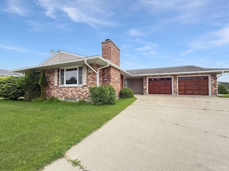 204 New Delta Ave, Manistique, MI 49854