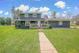 3877 Apple Ln, Oshkosh, WI 54902