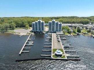 2964 Lakeshore Dr Unit W204, Muskegon, MI 49441