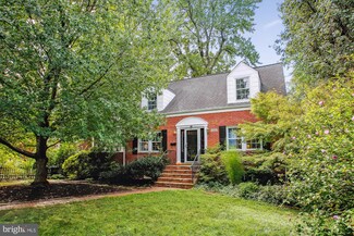 6111 Brook Dr, Falls Church, VA 22044