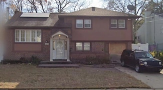 1070 Cramer Ct, North Baldwin, NY 11510
