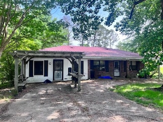 111 Land Ct, Saltillo, MS 38866