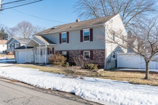 22 Valley St, Cumberland, RI 02864