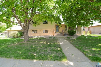 4600 S Harrington Ave, Sioux Falls, SD 57103
