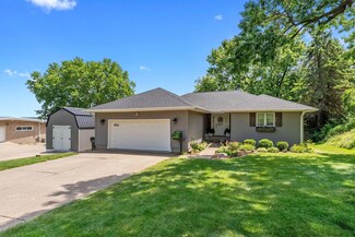 164 Sherman St, Muscatine, IA 52761
