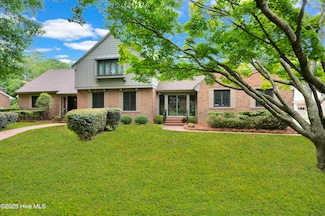 204 Williamsburg Dr, Greenville, NC 27858