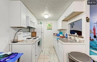 306 E 30th St Unit 203, Austin, TX 78705