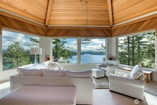 573 Harborview Ln, Deer Harbor, WA 98243