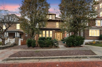 25 75th St, North Bergen, NJ 07047