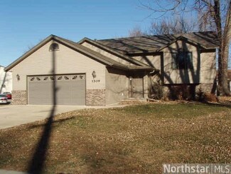 1509 16th St E, Glencoe, MN 55336