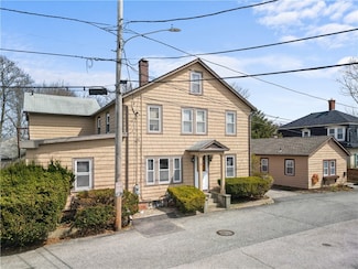 32 Union St, East Greenwich, RI 02818