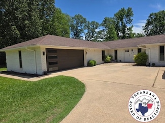 7 Summer Ln, Texarkana, TX 75503