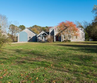 17 Belle Brook Ln, Harwich Port, MA 02646