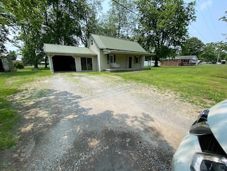 319 Doss Dr, Powderly, KY 42367