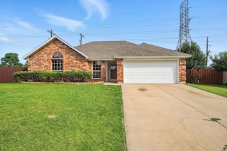 5601 Fairway Cir, Haltom City, TX 76117