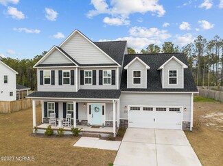 162 Peletier Shores Dr, Peletier, NC 28584
