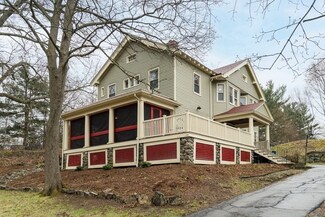 17 Frances St, Woburn, MA 01801