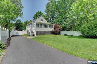 21 Bartholdi Ave, Haskell, NJ 07420