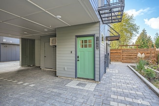 11825 59th Ave S Unit B, Seattle, WA 98178