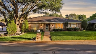4413 Willow Way Rd, Fort Worth, TX 76133
