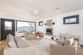 22702 Dam Site Loop, Garfield, AR 72732