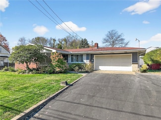 717 Mercer Rd, Beaver Falls, PA 15010