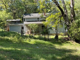 331 Dairy Hollow Rd, Eureka Springs, AR 72632