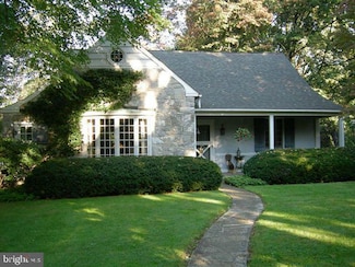 1553 Hollywood Dr, Lancaster, PA 17601