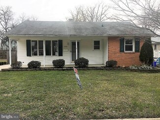 604 Otter Branch Dr, Magnolia, NJ 08049