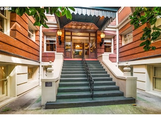2083 NW Johnson St Unit 44, Portland, OR 97209