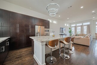 1622 Ovid St, Houston, TX 77007