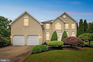 2 Rosebush Ct, Sicklerville, NJ 08081
