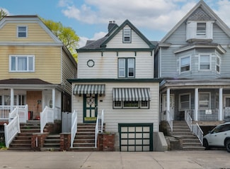 16 E 42nd St, Bayonne, NJ 07002
