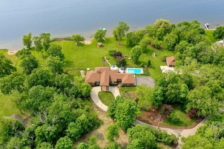 S82W15980 Bass Bay Ln, Muskego, WI 53150