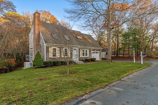 28 Peacock Dr, Hyannis, MA 02601