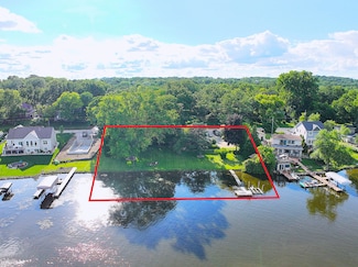 4757 Riverside Rd, Waterford, WI 53185
