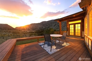 52 Long Dr, Pateros, WA 98846