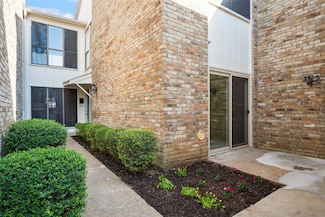 2212 Salem Dr, Carrollton, TX 75006