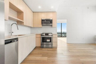 55 Orchard St Unit 4403, Jersey City, NJ 07306