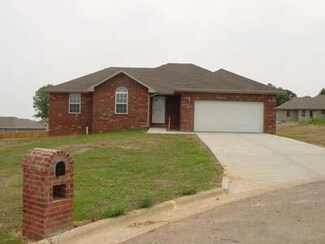 608 S Bishops Ct, Nixa, MO 65714