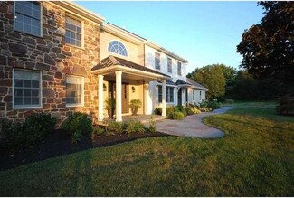 11 Mooney Ln, Chester Springs, PA 19425