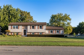 67 Applegrove Dr, Rochester, NY 14612